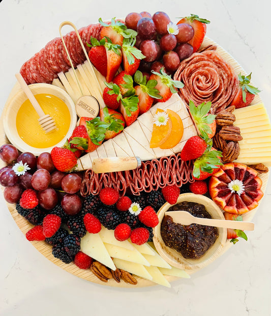 Round CHARCUTERIE/Ginny Dines